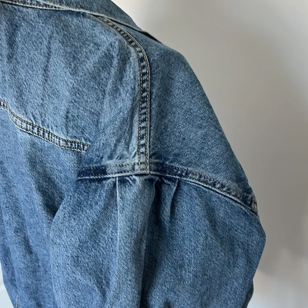 NWT Levi’s Original Denim Trucker Jacket with Puffed Sleeves